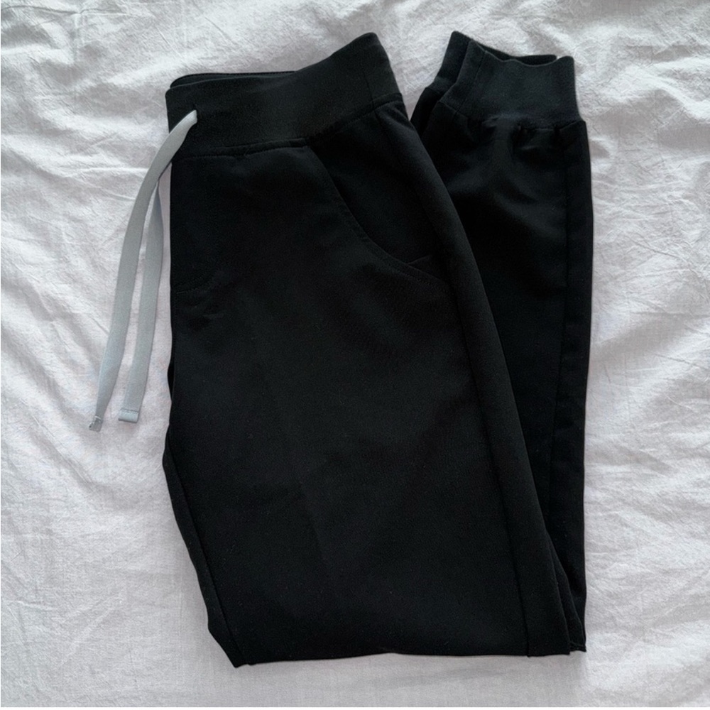 Figs Zamora Joggers in Black